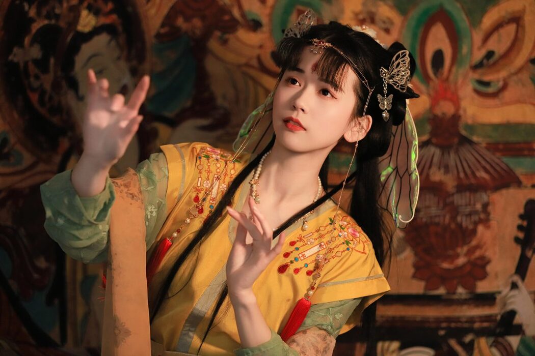 YiTuYu艺图语 Vol.5447 Ce Er Qing Xin Ting