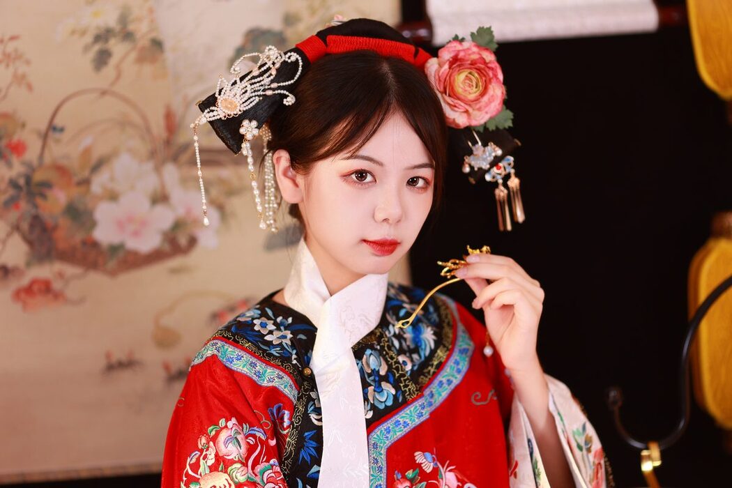 YiTuYu艺图语 Vol.5325 Mu Yan Se Cc