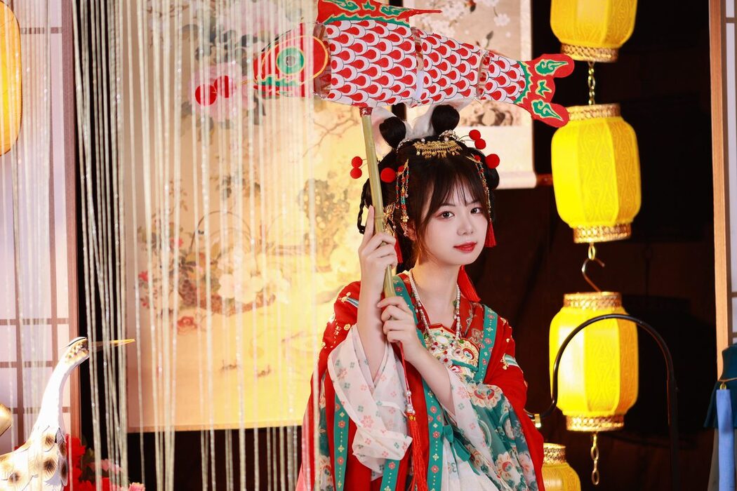 YiTuYu艺图语 Vol.5370 Mu Yan Se Cc