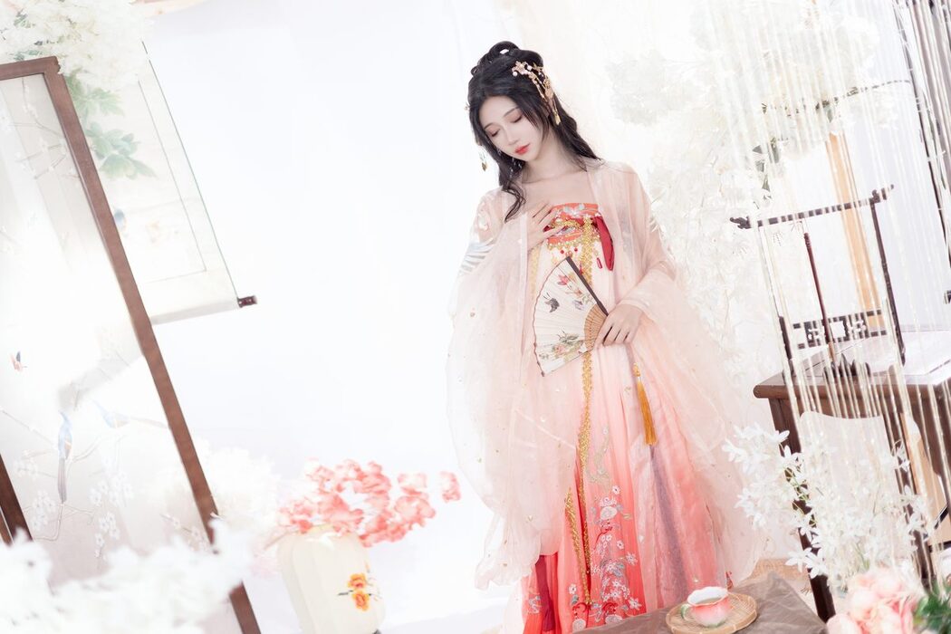 YiTuYu艺图语 Vol.5326 Qi Luo Sheng De Xiao Su Su