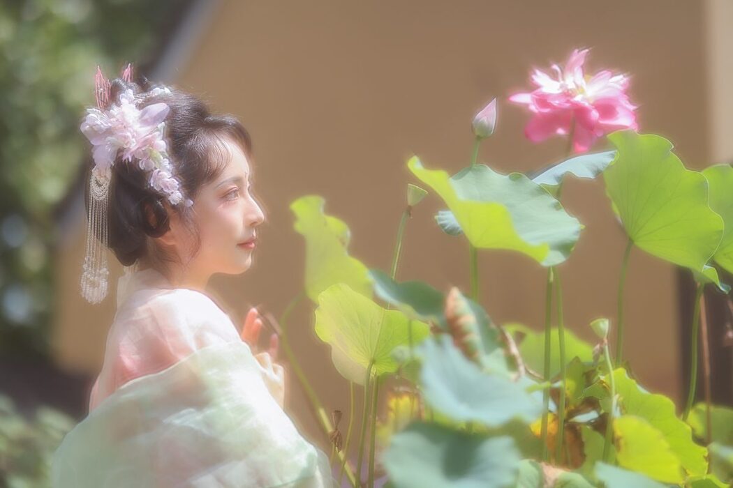 YiTuYu艺图语 Vol.5364 Bian Jing Mu Yang Mao
