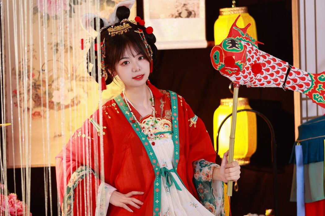 YiTuYu艺图语 Vol.5370 Mu Yan Se Cc