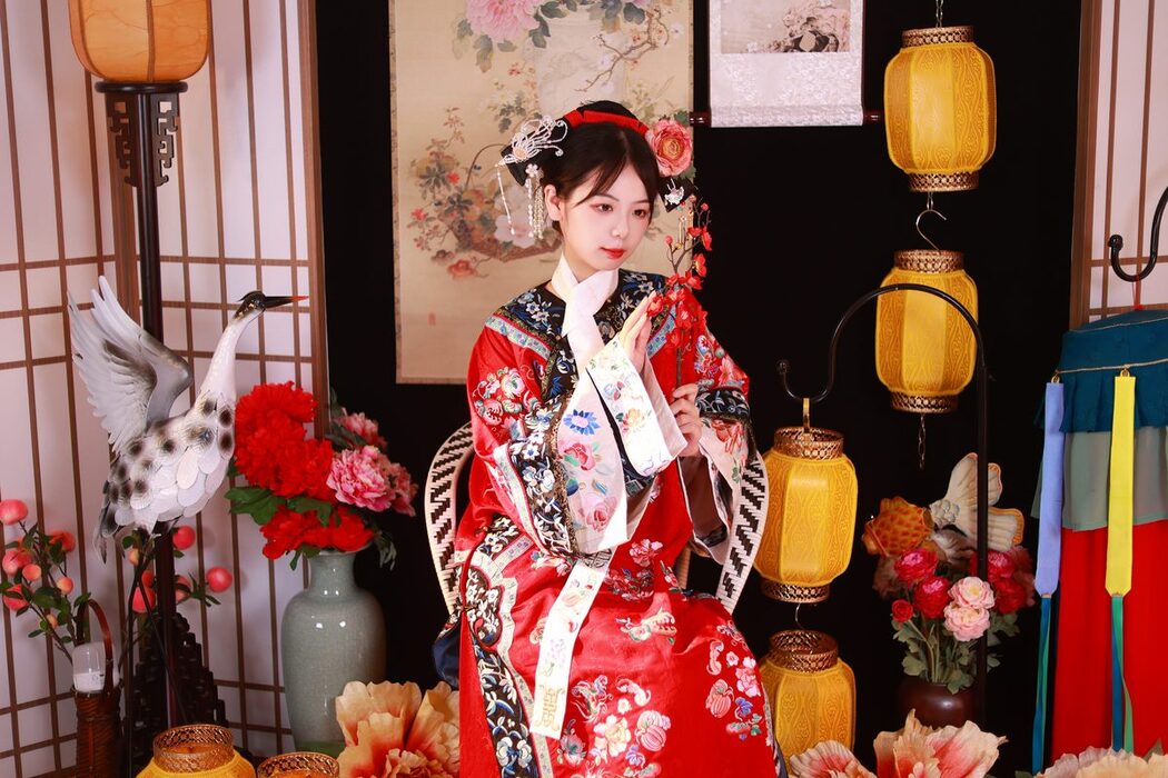 YiTuYu艺图语 Vol.5325 Mu Yan Se Cc