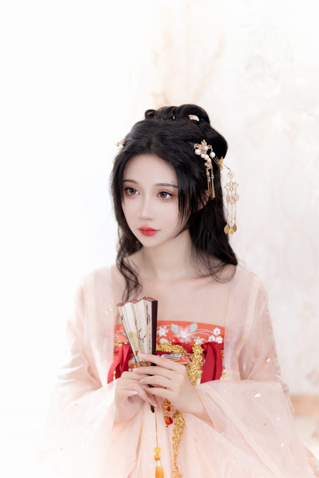 YiTuYu艺图语 Vol.5326 Qi Luo Sheng De Xiao Su Su