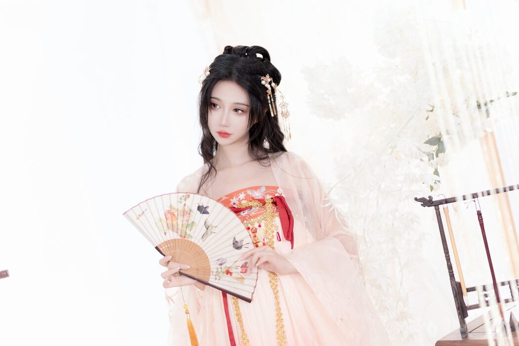 YiTuYu艺图语 Vol.5326 Qi Luo Sheng De Xiao Su Su