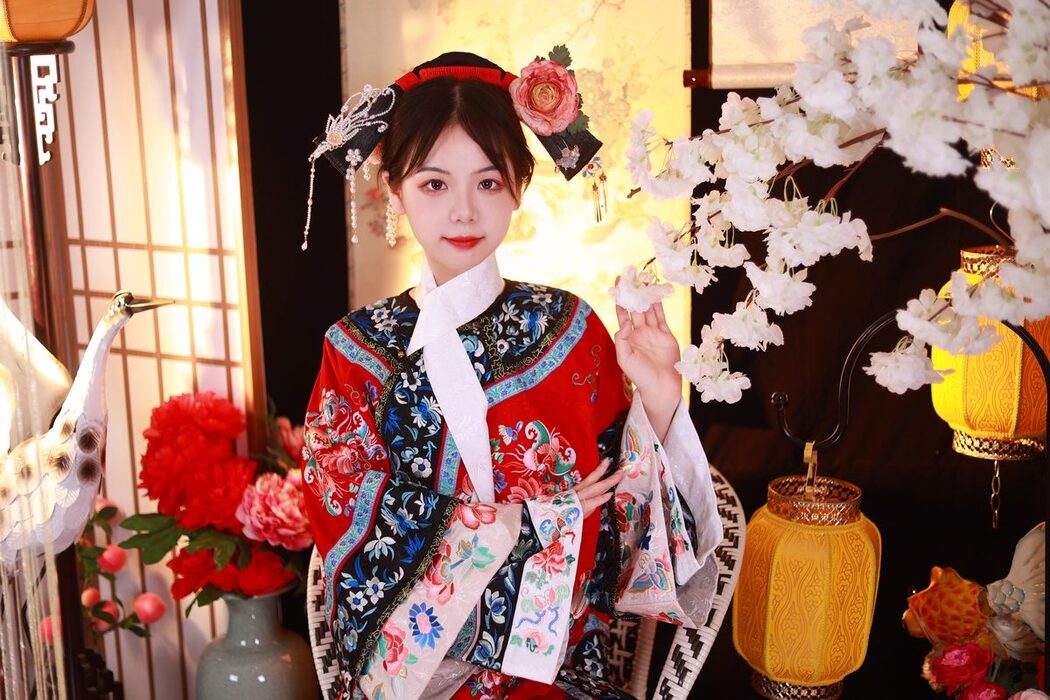 YiTuYu艺图语 Vol.5325 Mu Yan Se Cc