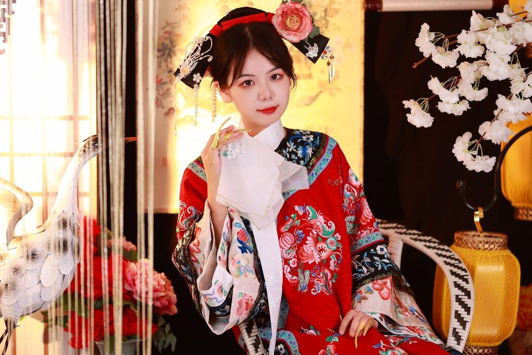 YiTuYu艺图语 Vol.5325 Mu Yan Se Cc