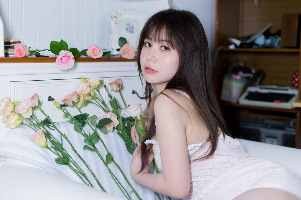 YiTuYu艺图语 Vol.5455 He Ming Zhi Ying