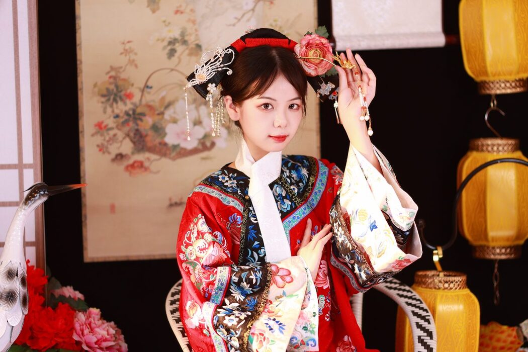 YiTuYu艺图语 Vol.5325 Mu Yan Se Cc