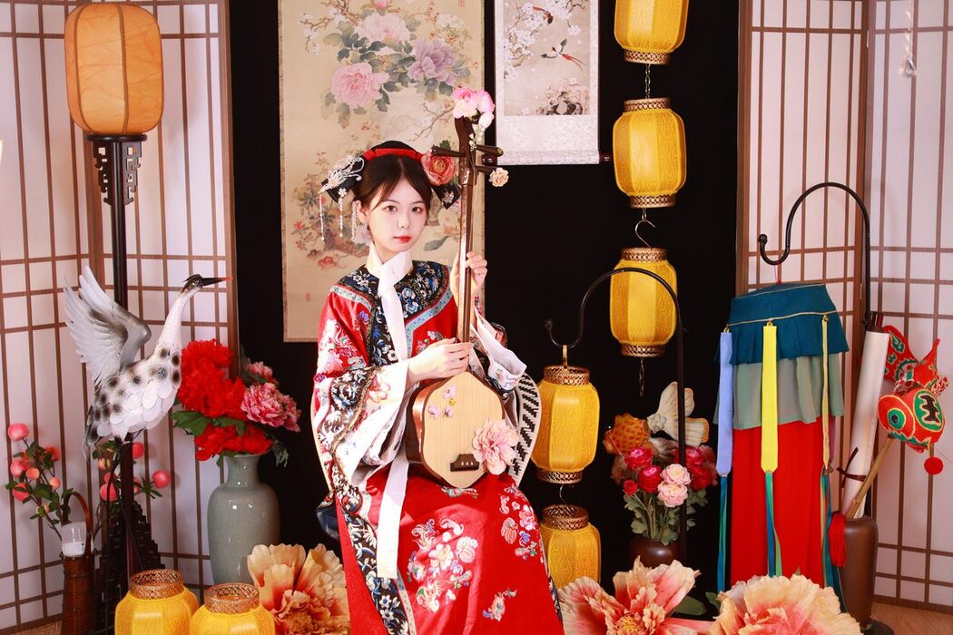 YiTuYu艺图语 Vol.5325 Mu Yan Se Cc