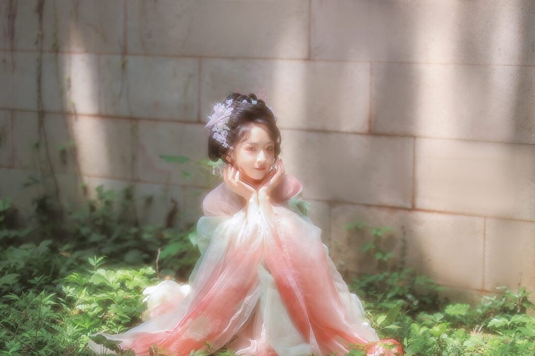 YiTuYu艺图语 Vol.5364 Bian Jing Mu Yang Mao