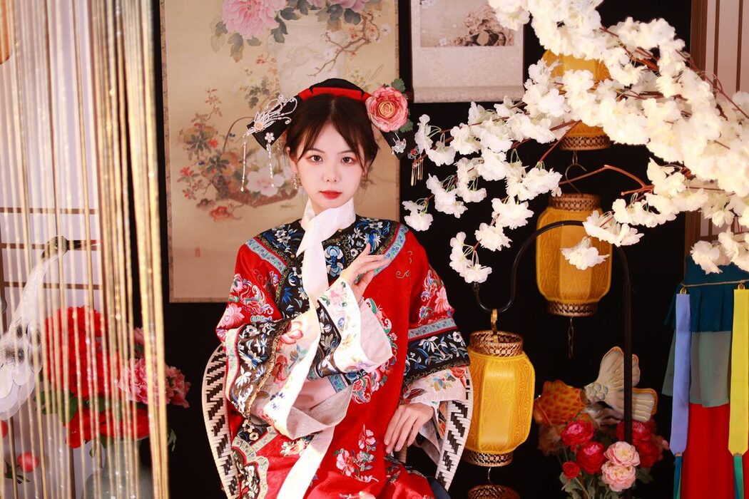 YiTuYu艺图语 Vol.5325 Mu Yan Se Cc