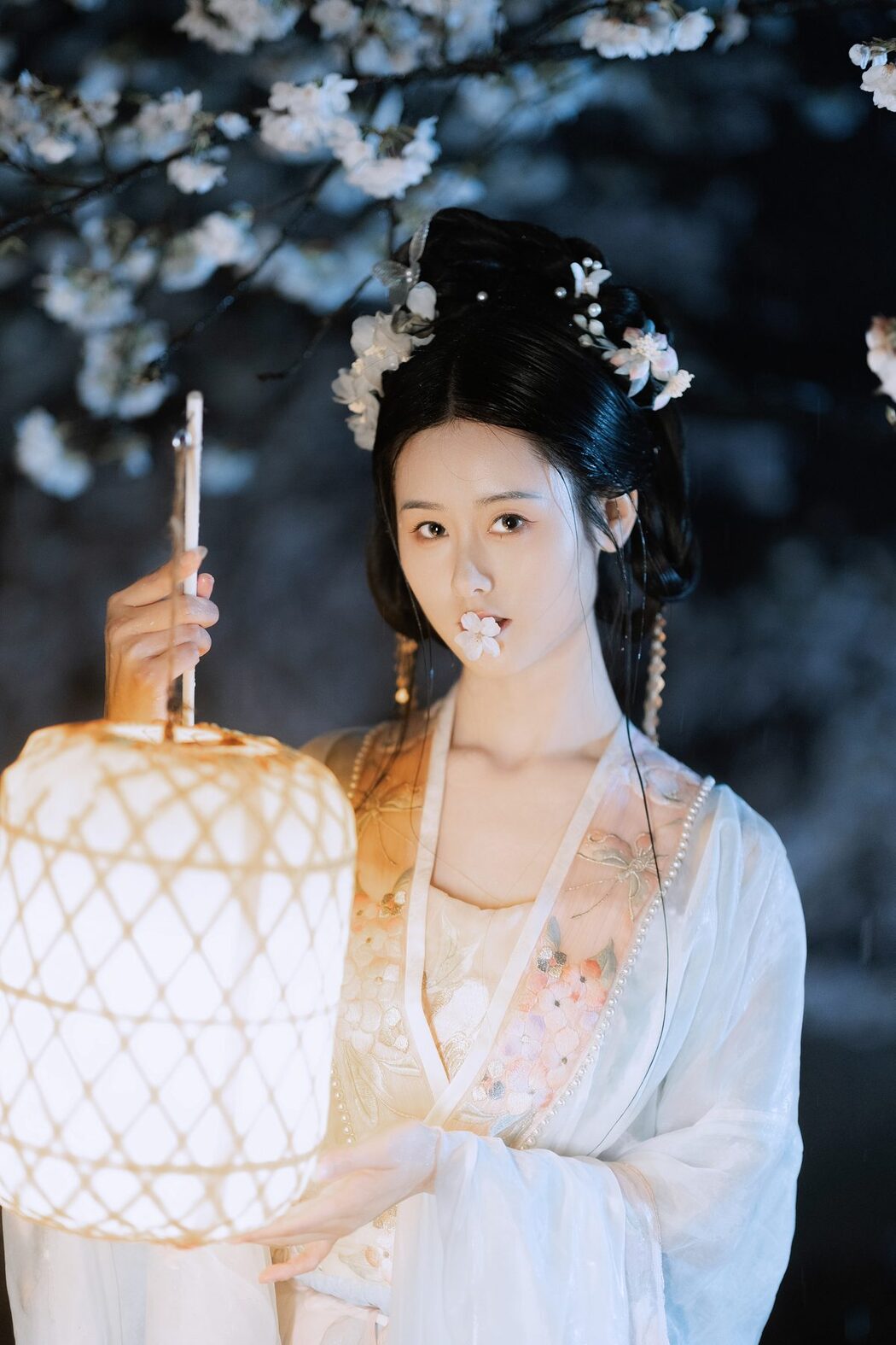 YiTuYu艺图语 Vol.5397 Ren Jian Yue Su Chen
