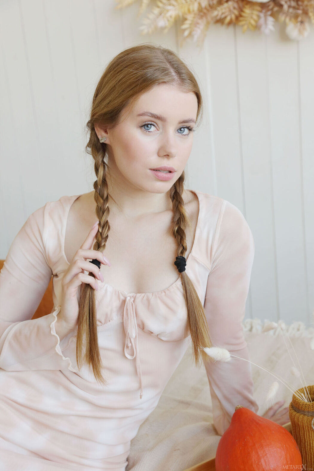 MetArtX Lalli – Autumn Love (82P)