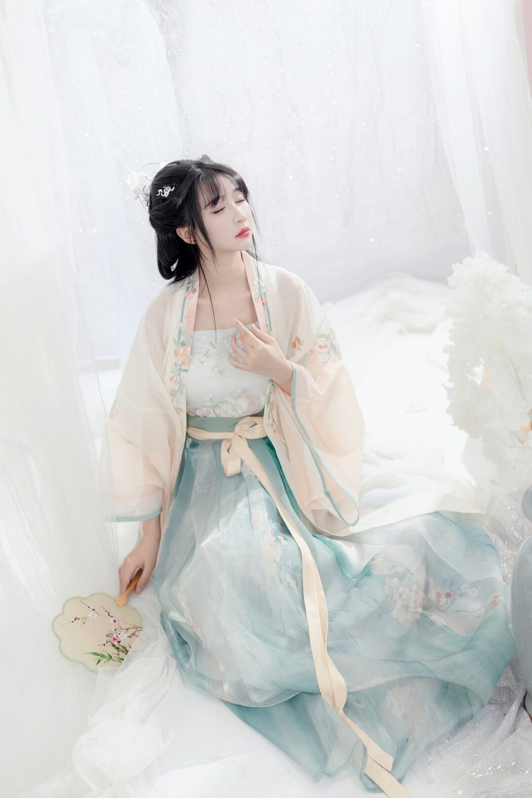 YiTuYu艺图语 Vol.5463 Qi Luo Sheng De Xiao Su Su