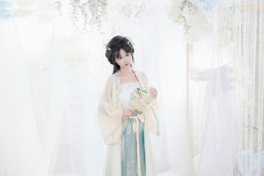 YiTuYu艺图语 Vol.5463 Qi Luo Sheng De Xiao Su Su