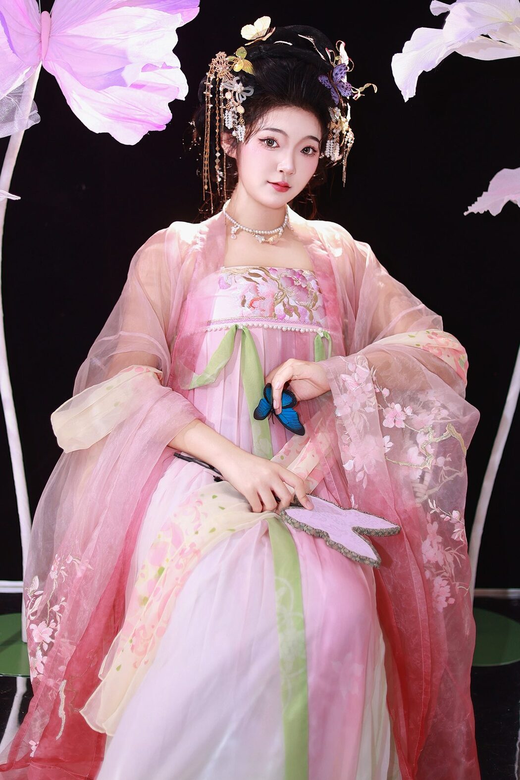 YiTuYu艺图语 Vol.5575 KaiLin Jiang Cover Photo