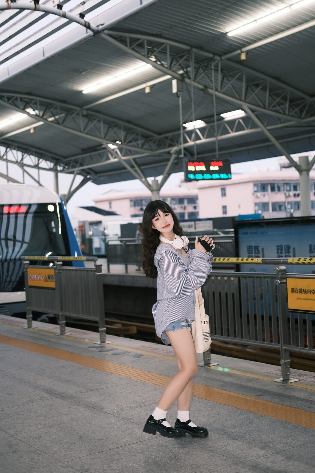 YiTuYu艺图语 Vol.5530 Lin Lin