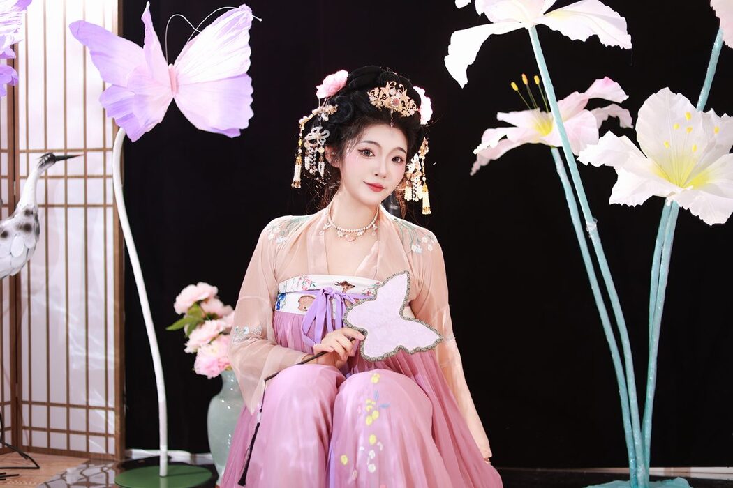 YiTuYu艺图语 Vol.5651 KaiLin Jiang