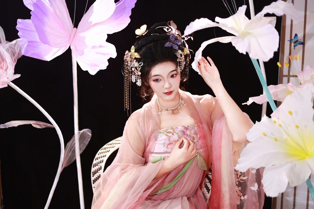 YiTuYu艺图语 Vol.5575 KaiLin Jiang