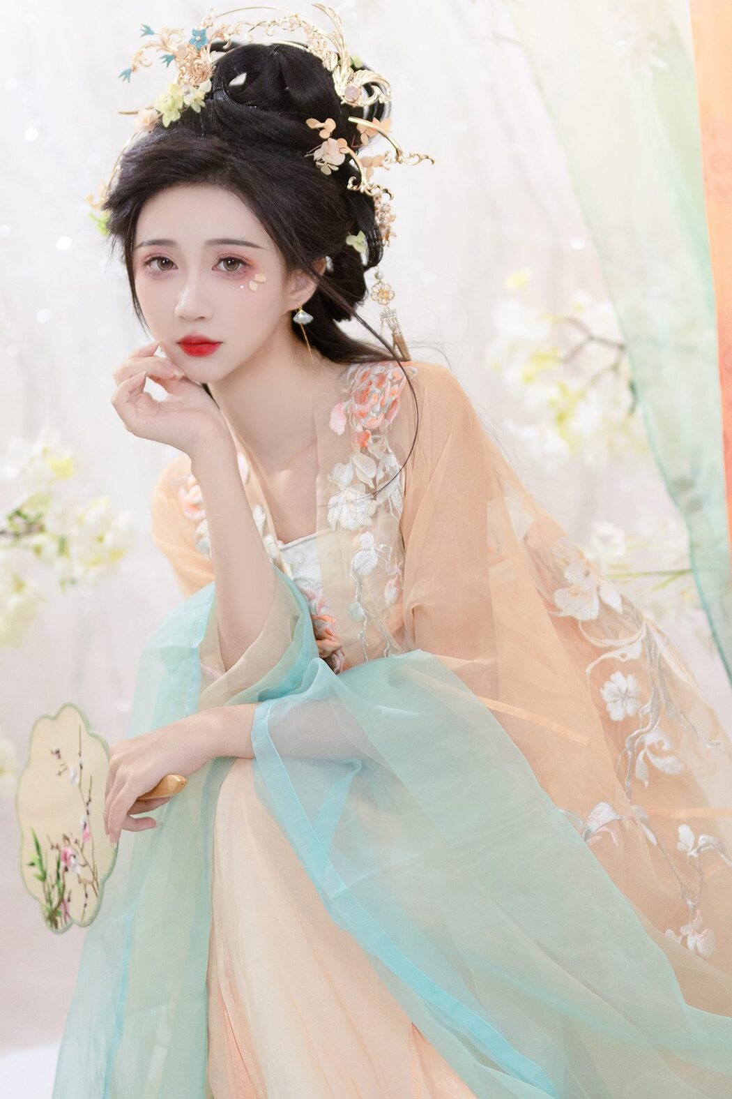 YiTuYu艺图语 Vol.5606 Qi Luo Sheng De Xiao Su Su Cover Photo