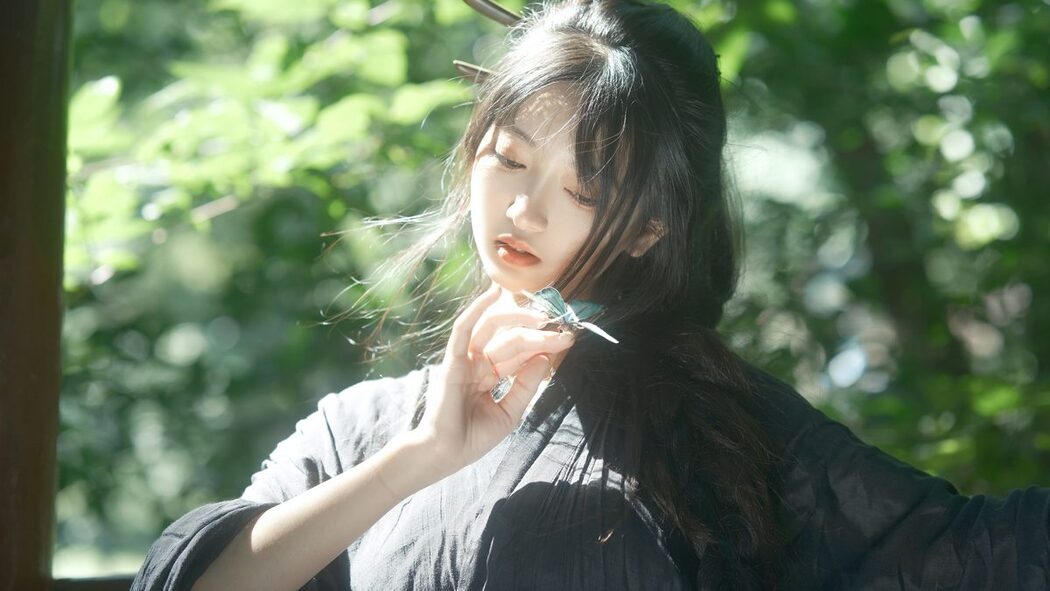 YiTuYu艺图语 Vol.5567 Er Liang Feng Yue