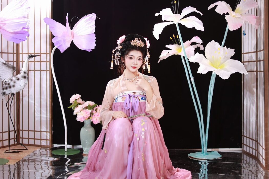 YiTuYu艺图语 Vol.5651 KaiLin Jiang