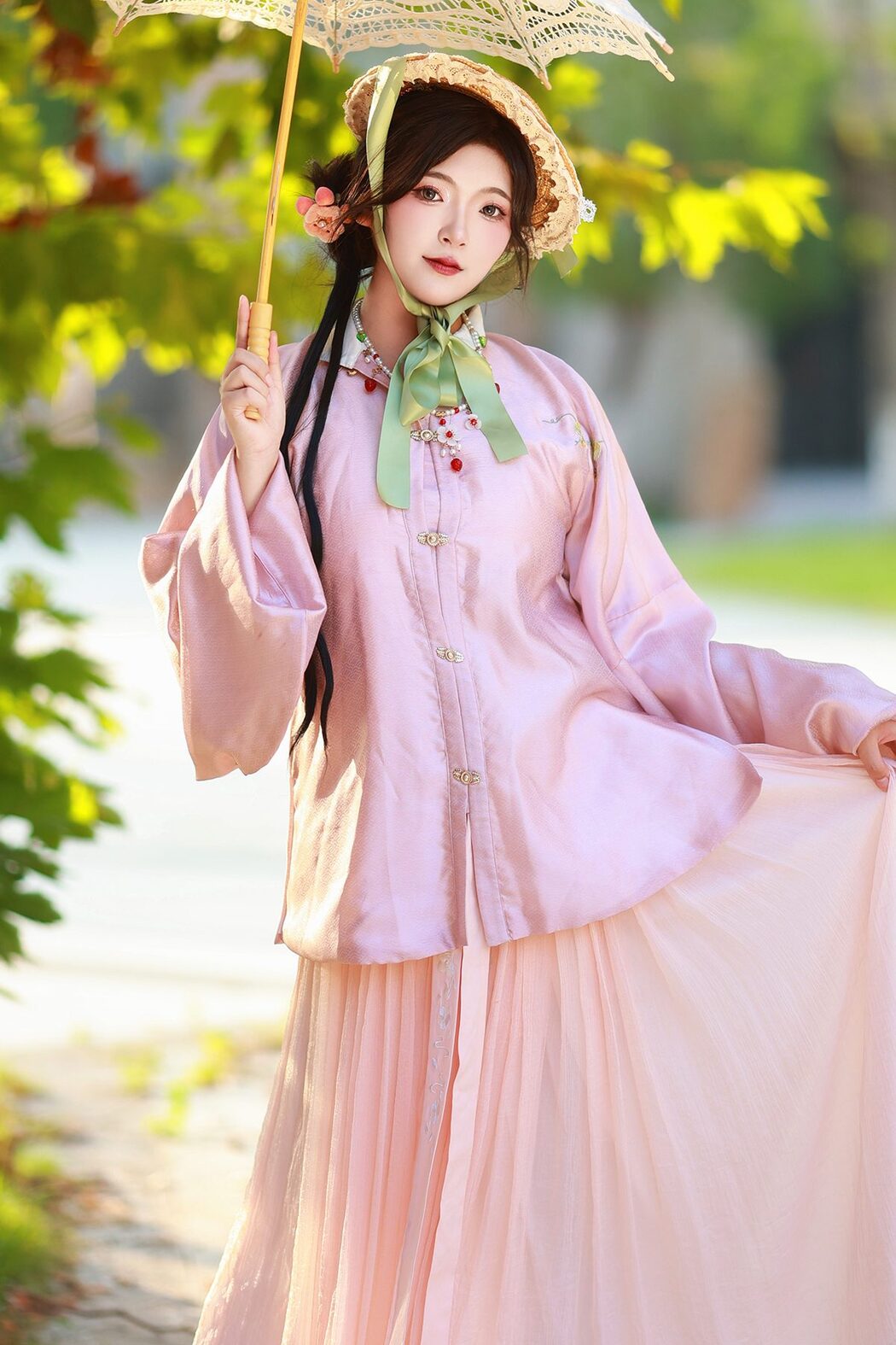 YiTuYu艺图语 Vol.5560 KaiLin Jiang Cover Photo