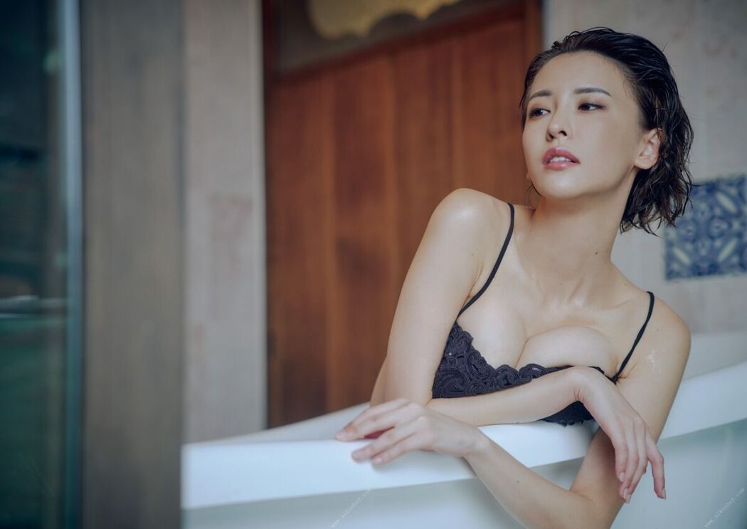 JP Sena Natsuki 奈月セナ – SILK Of The MOON Part02 (54P)