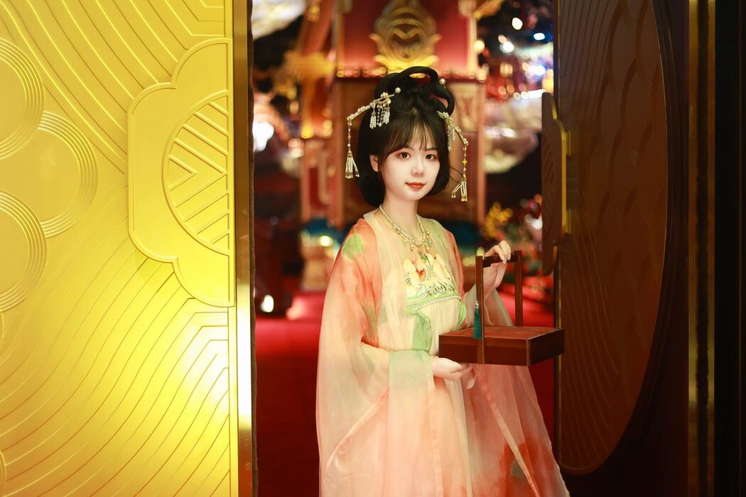 YiTuYu艺图语 Vol.5489 Mu Yan Se Cc