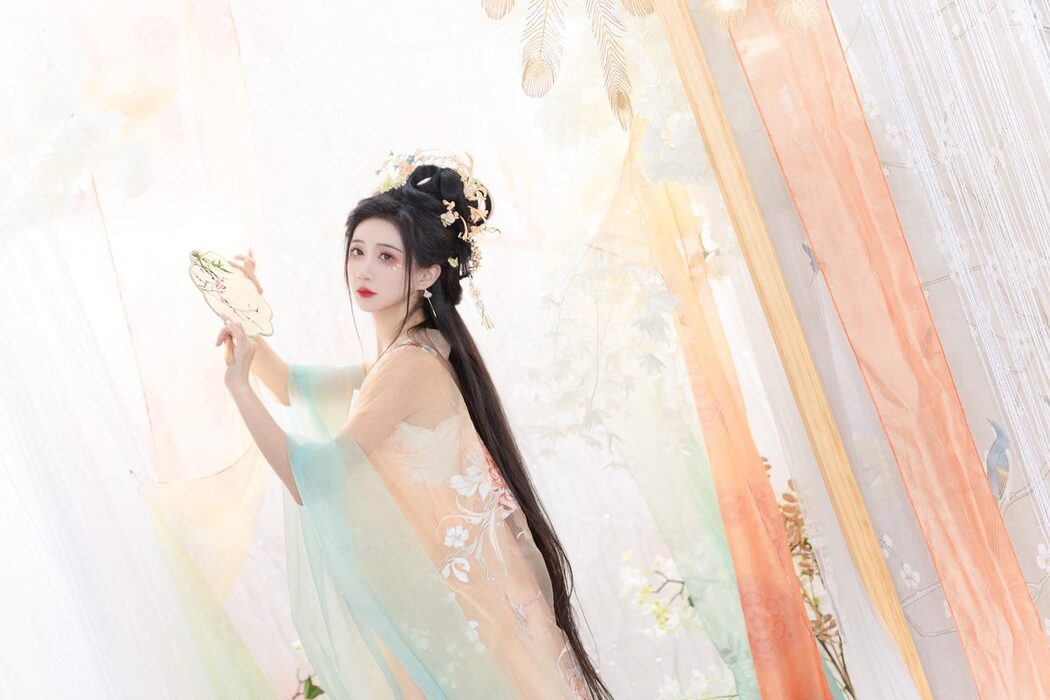 YiTuYu艺图语 Vol.5606 Qi Luo Sheng De Xiao Su Su