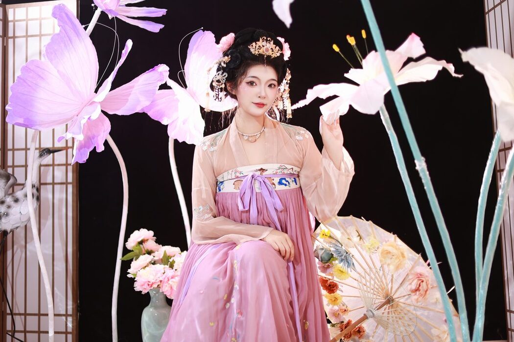 YiTuYu艺图语 Vol.5651 KaiLin Jiang