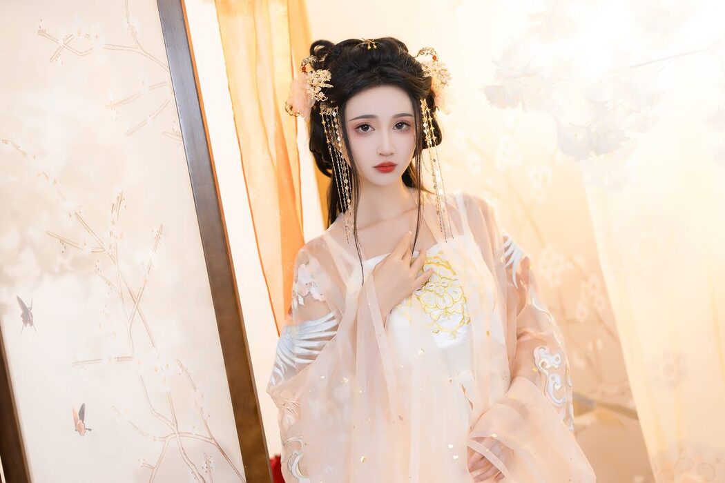YiTuYu艺图语 Vol.5614 Qi Luo Sheng De Xiao Su Su