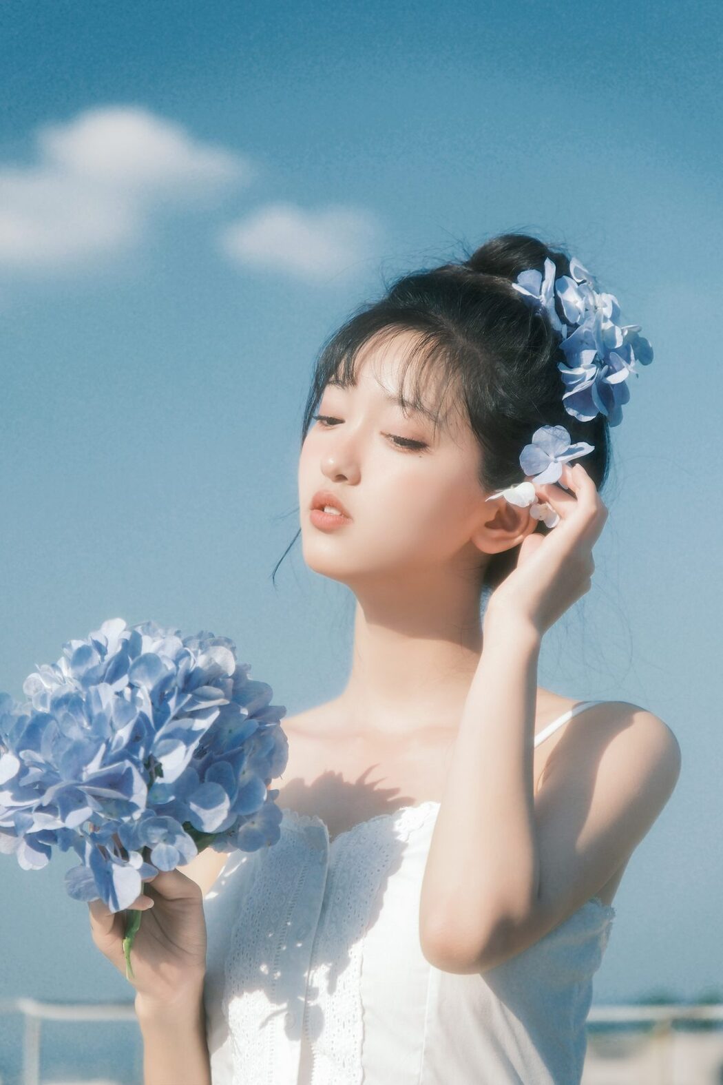 YiTuYu艺图语 Vol.5512 Er Liang Feng Yue