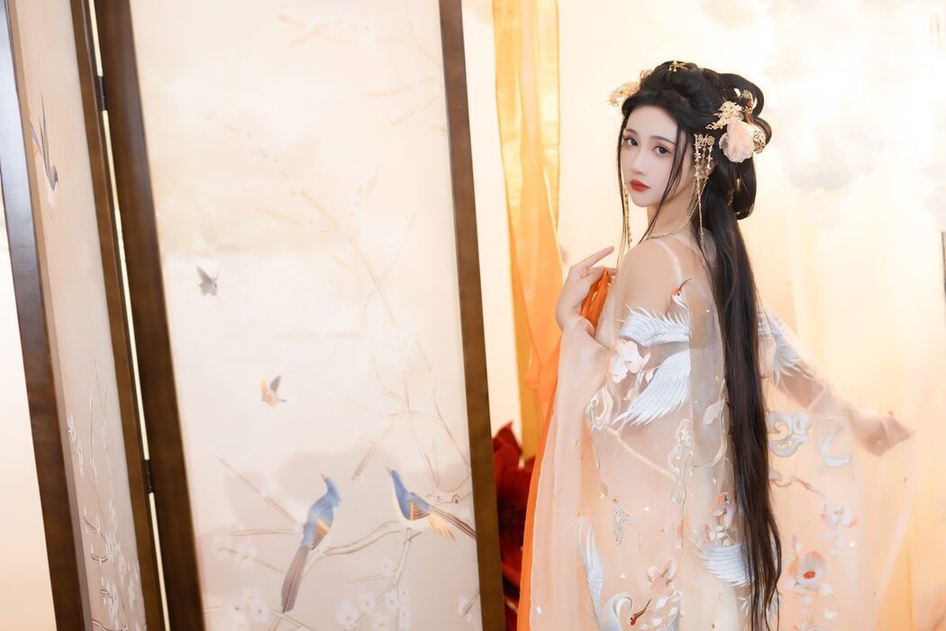 YiTuYu艺图语 Vol.5614 Qi Luo Sheng De Xiao Su Su