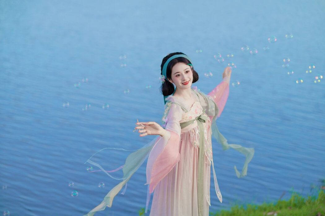 YiTuYu艺图语 Vol.5638 Shu Pian Yoyi