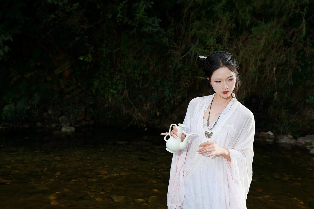 YiTuYu艺图语 Vol.5504 Chang Nian W