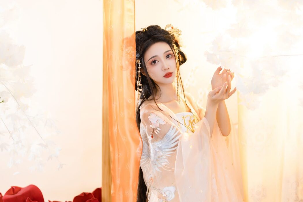 YiTuYu艺图语 Vol.5614 Qi Luo Sheng De Xiao Su Su