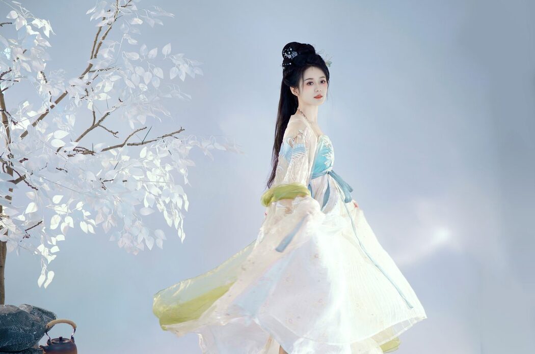 YiTuYu艺图语 Vol.5659 Shu Pian Yoyi
