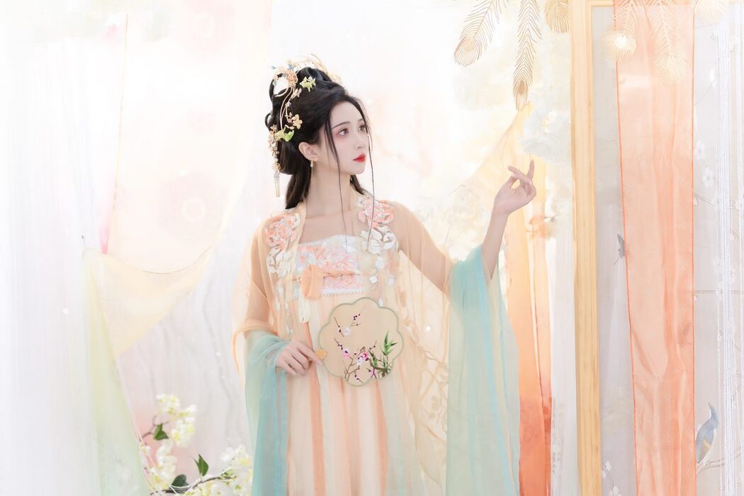 YiTuYu艺图语 Vol.5606 Qi Luo Sheng De Xiao Su Su