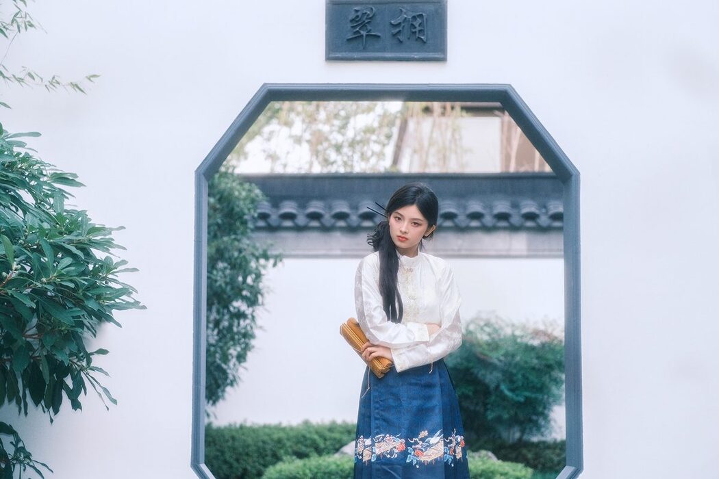 YiTuYu艺图语 Vol.5682 Zhang Zhang Bao