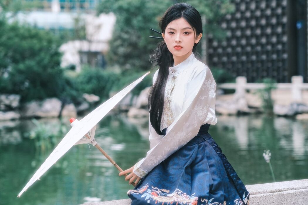 YiTuYu艺图语 Vol.5682 Zhang Zhang Bao