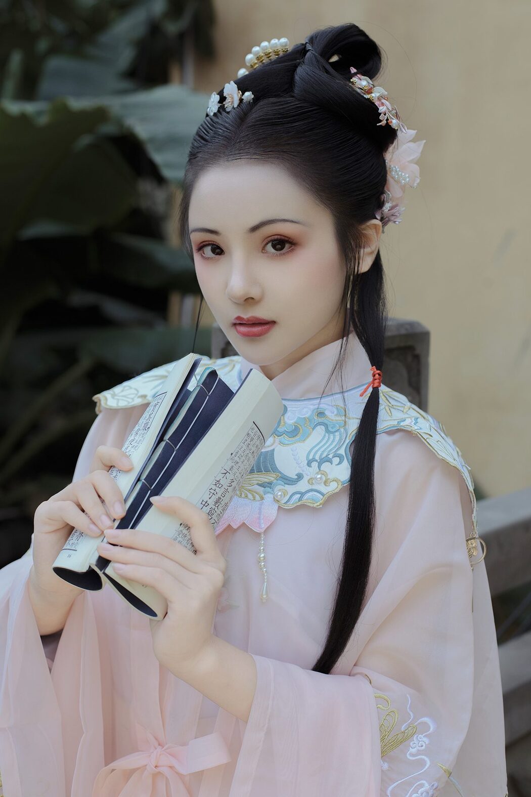 YiTuYu艺图语 Vol.5685 Chu Yao Cover Photo