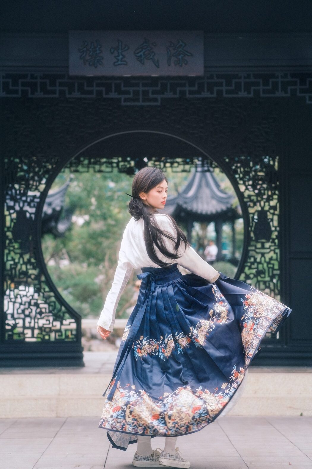 YiTuYu艺图语 Vol.5682 Zhang Zhang Bao