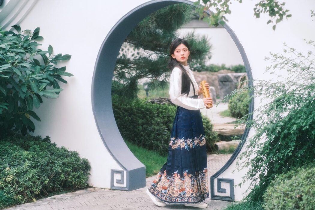 YiTuYu艺图语 Vol.5682 Zhang Zhang Bao