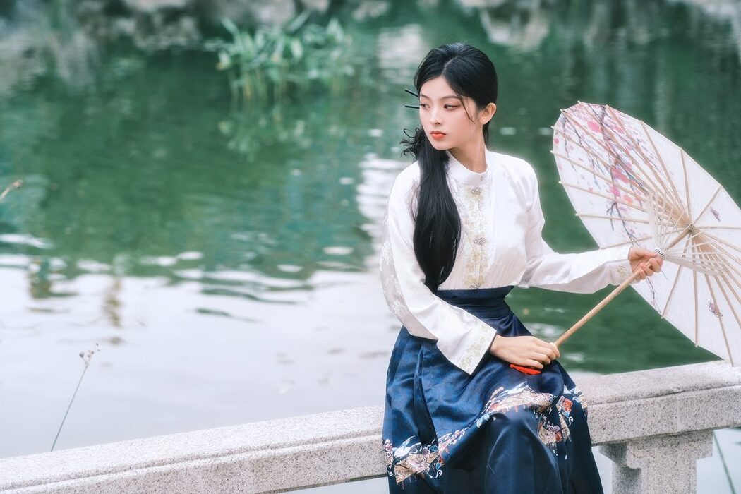 YiTuYu艺图语 Vol.5682 Zhang Zhang Bao