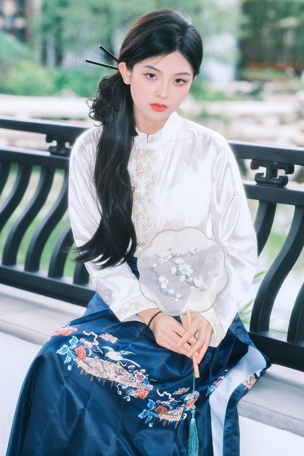 YiTuYu艺图语 Vol.5682 Zhang Zhang Bao Cover Photo