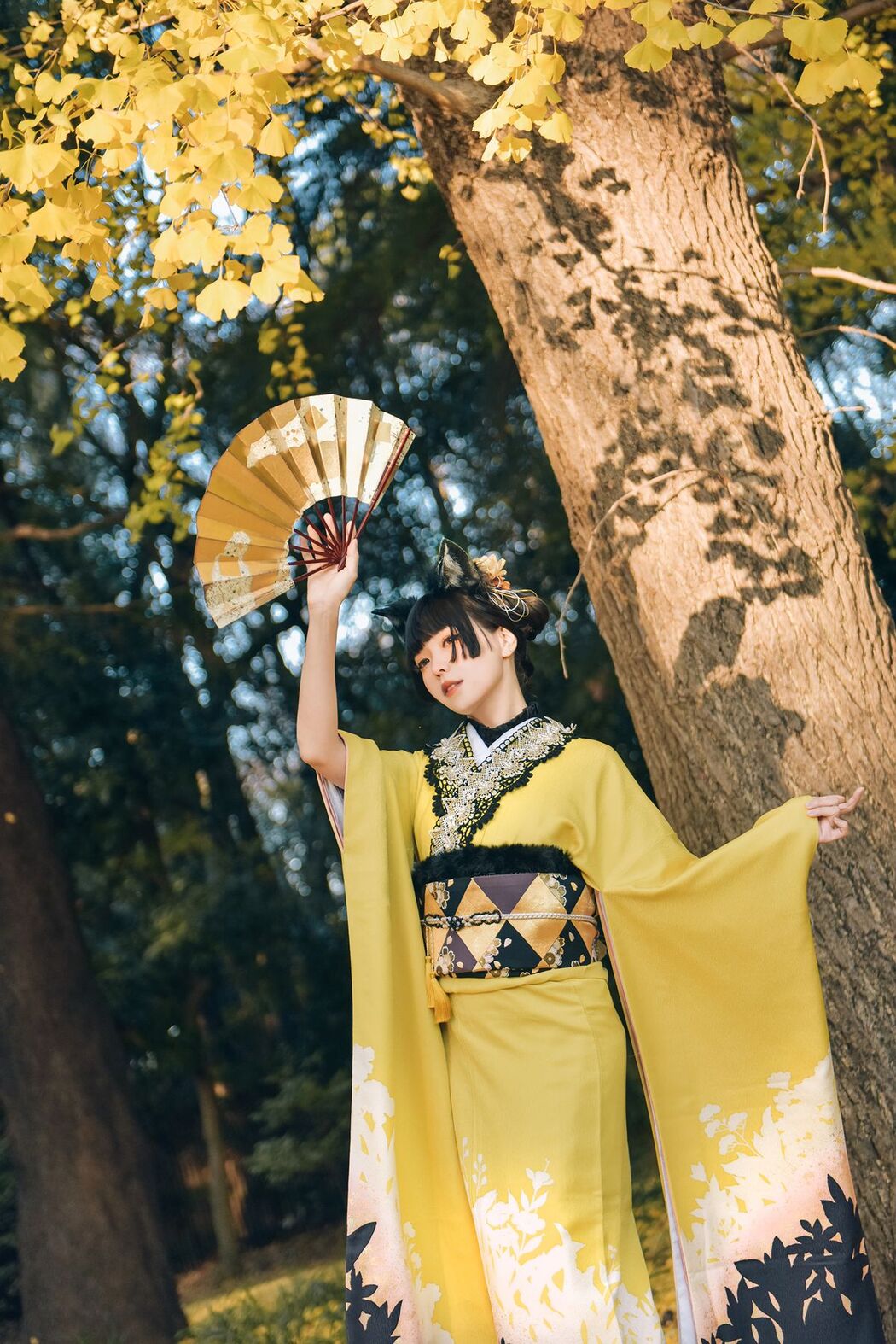 Coser@Elyeee ElyEE子 – Ginkgo Black Cat 銀杏黑貓 (24P – 1V)