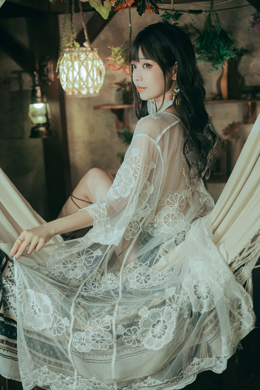 Coser@Ely_eee ElyEE子 – Secret Treehouse Escape (32P – 5V)