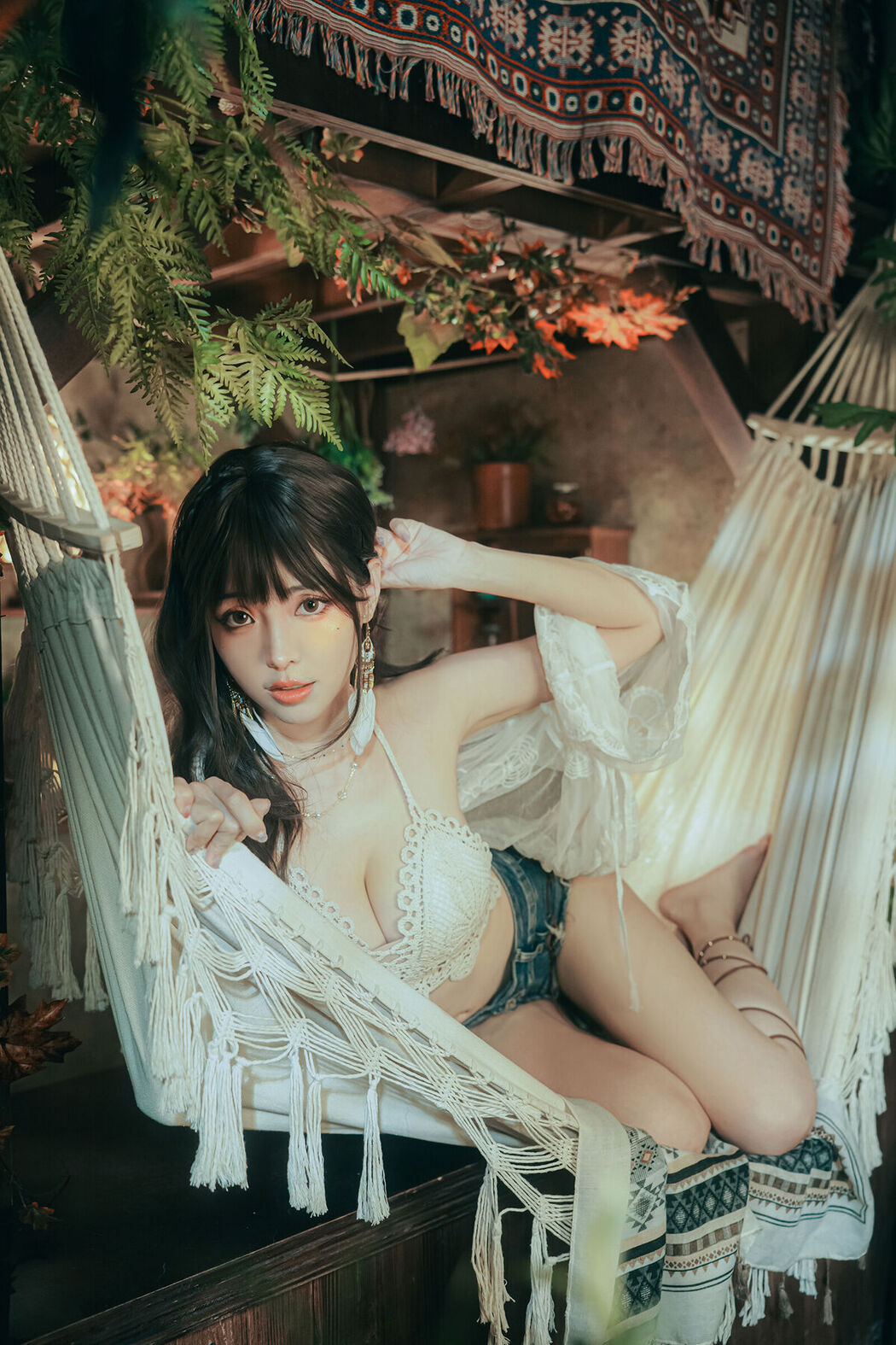 Coser@Ely_eee ElyEE子 – Secret Treehouse Escape (32P – 5V)